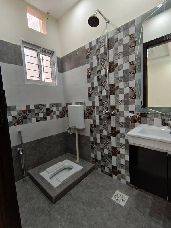 6 MARLA HOUSE 5 BEDROOM SPANISH WITH GAS FOR SALE 29