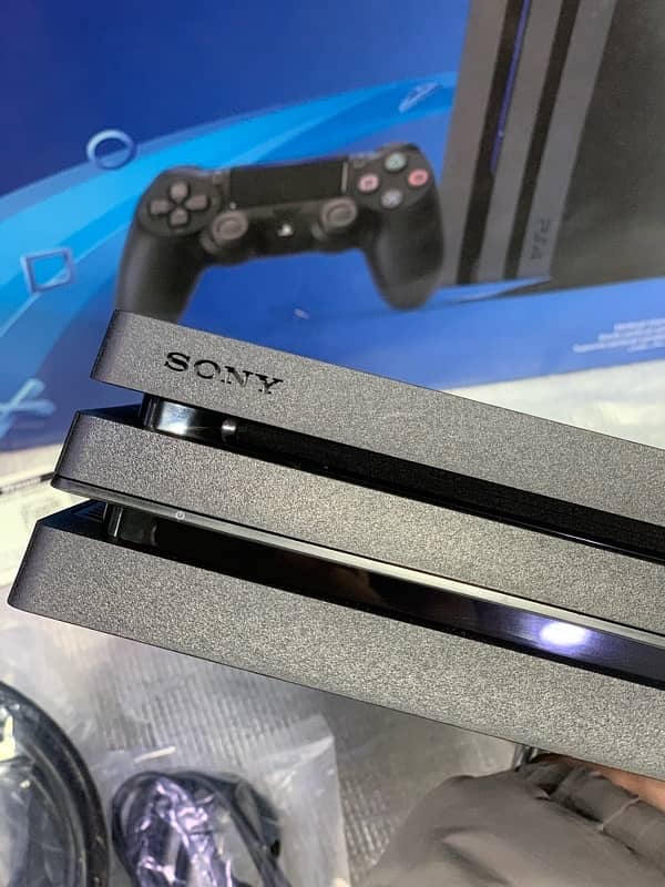 ps4 pro 1tb almost new 3