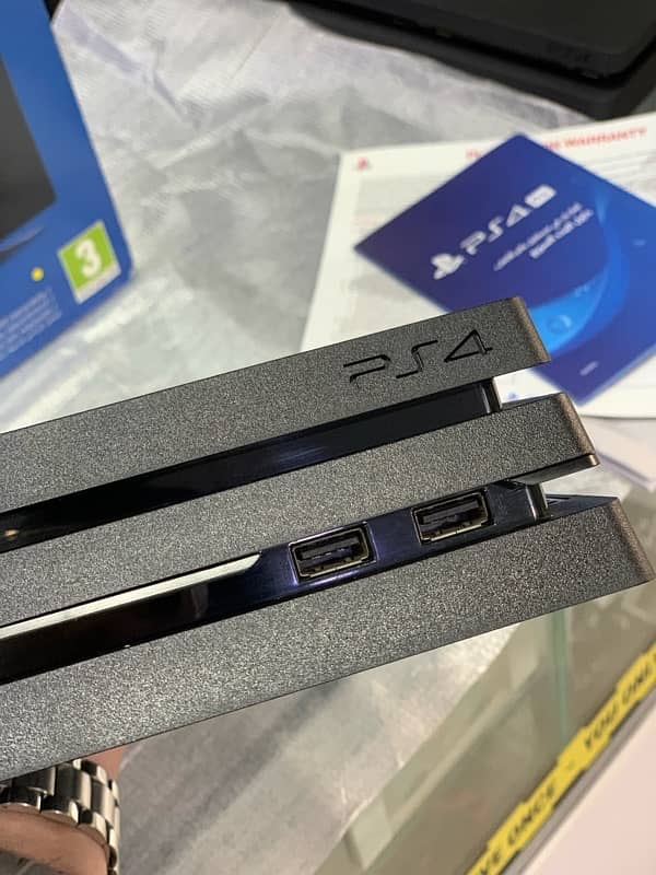 ps4 pro 1tb almost new 4