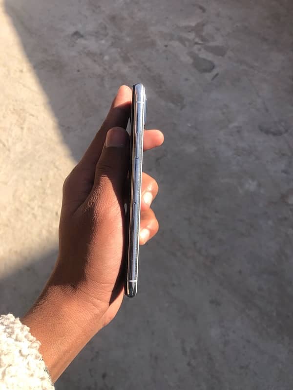 iphone x 64gb 10/9condition battery health 80% 0