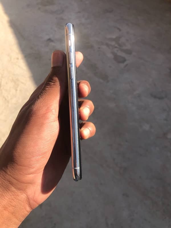 iphone x 64gb 10/9condition battery health 80% 4