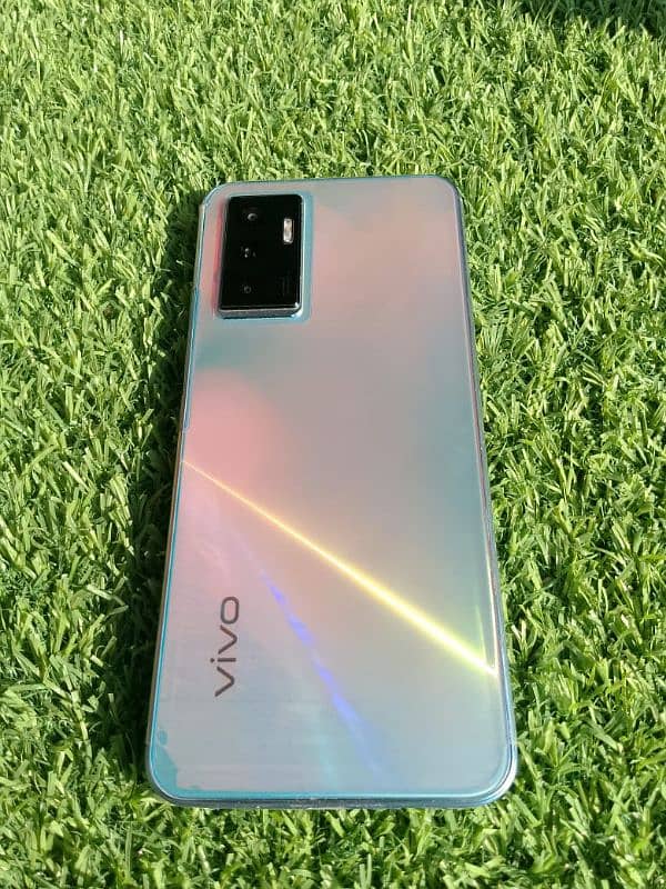 vivo v23 3 8/256 full lush condation . 1