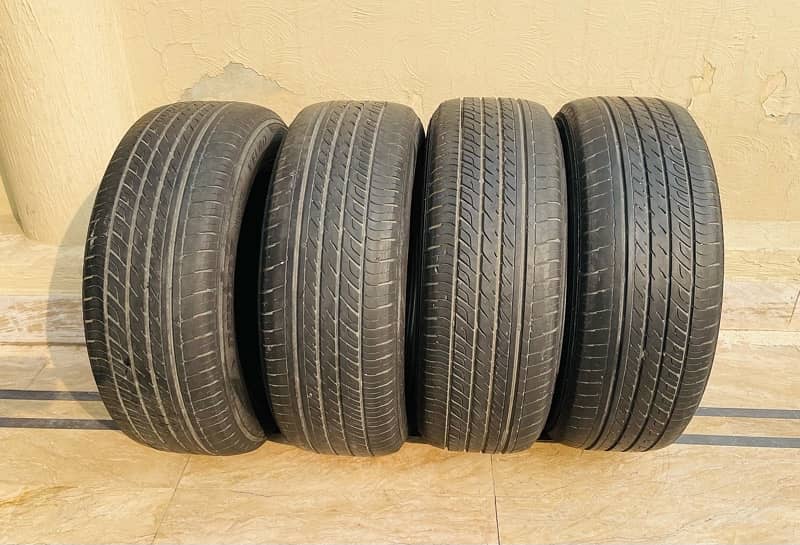 4 tyre Dunlop 215/60/16 0