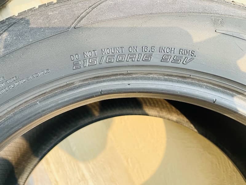 4 tyre Dunlop 215/60/16 1