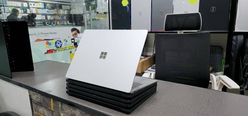 Microsoft surface Laptop 4 i7 11th generation 32gb 1TB 17