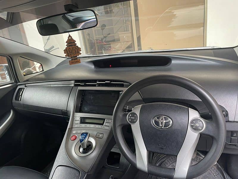 toyata Prius 2014/18 9