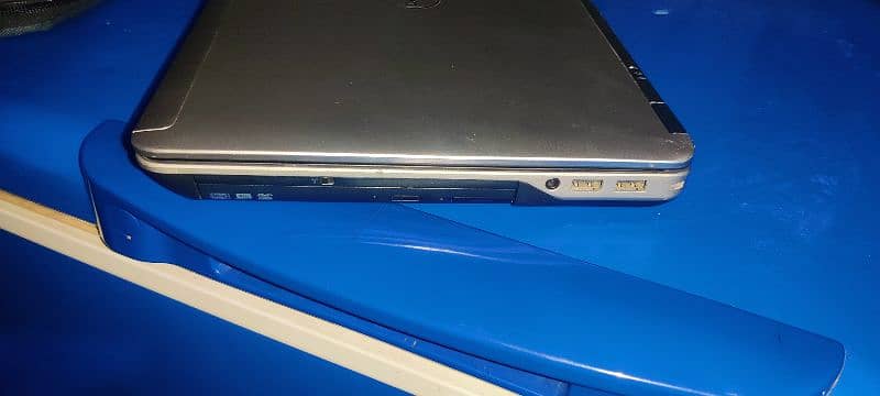 Laptop dell core i5 4th generation model latitude E6440. 6