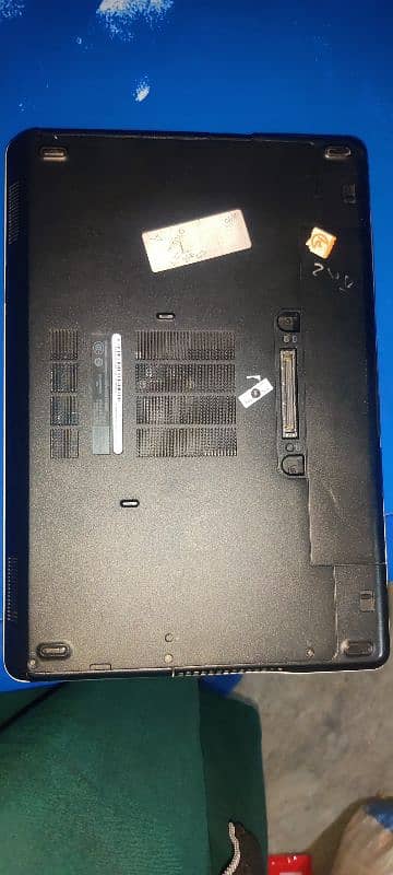 Laptop dell core i5 4th generation model latitude E6440. 11