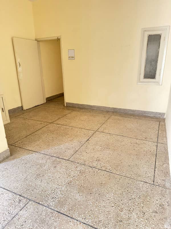 Ground Floor 3 Bed DD for Rent in Gulshan-e-Iqbal Block 3 - 240 Sq. Yards 11