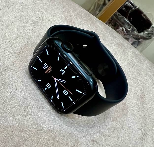 Apple Watch Series 8 - GPS FREE STRAPS INCLUDED 0