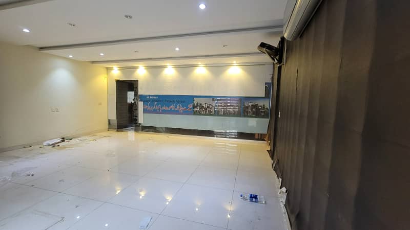 2.5 Marla Commercial floor for rent serious Clint only 0