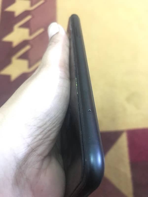 iPhone XR jV 10/10 condition Water pack phone bought from America 2