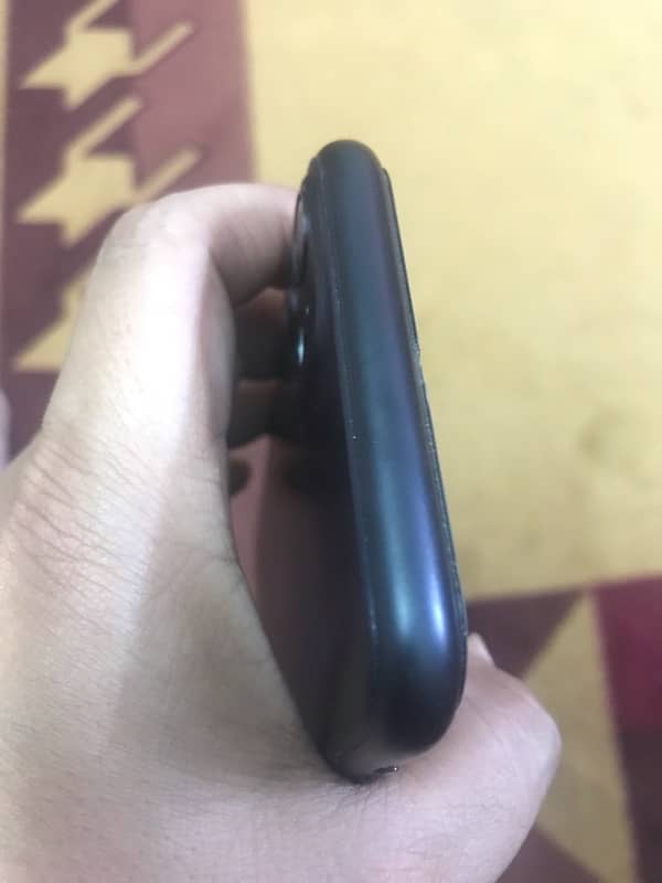 iPhone XR jV 10/10 condition Water pack phone bought from America 3