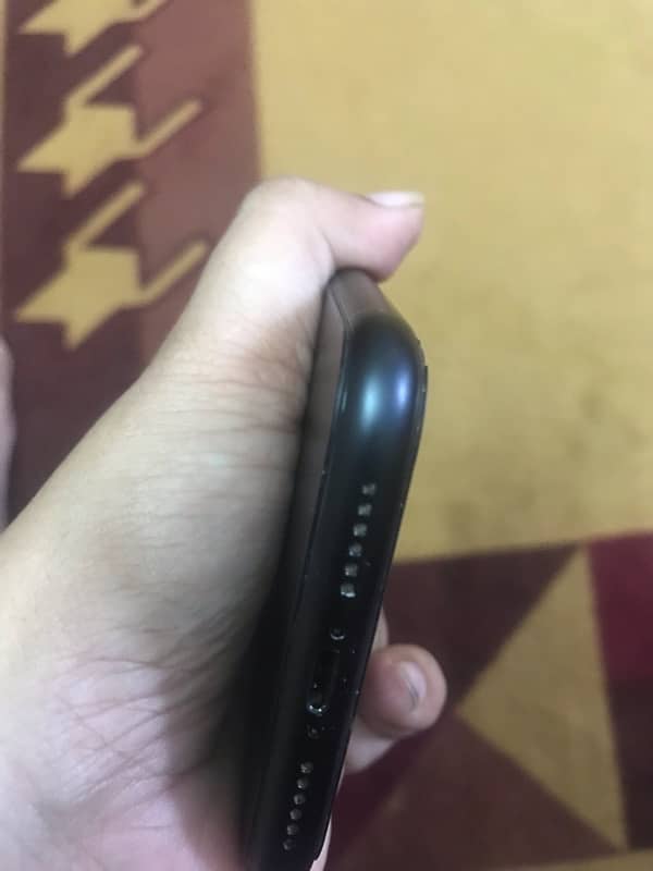 iPhone XR jV 10/10 condition Water pack phone bought from America 4