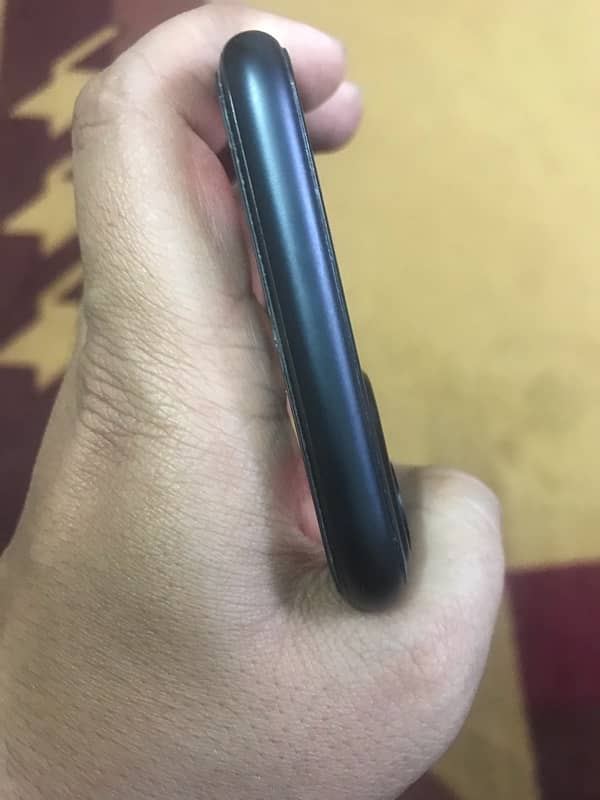 iPhone XR jV 10/10 condition Water pack phone bought from America 5