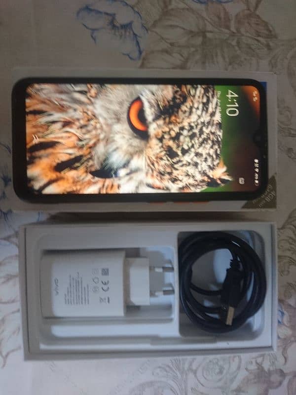 ViVO y15 with Full BOX 9/10 1