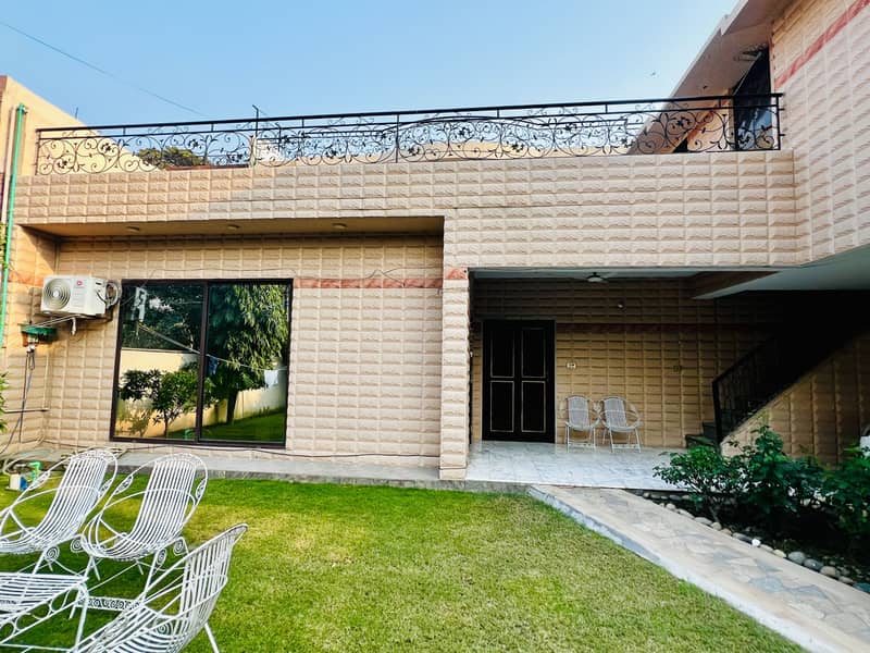 23 MARLA Beautiful HOUSE for Sale in Gulberg 2 2