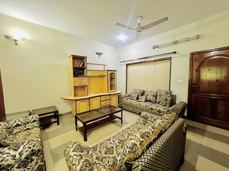 23 MARLA Beautiful HOUSE for Sale in Gulberg 2 15