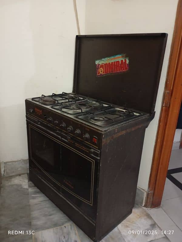 Cooking Range in good condition. . . Ph#03206076037 0