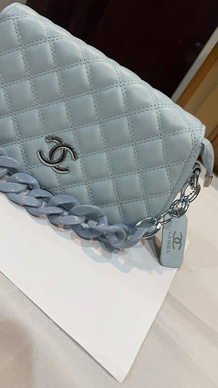 CHANEL leather crossbody bag with beautiful chain 0