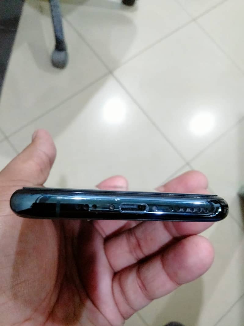 Apple iPhone 11 Pro 4