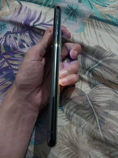 Iphone 11 pro max for sell 3