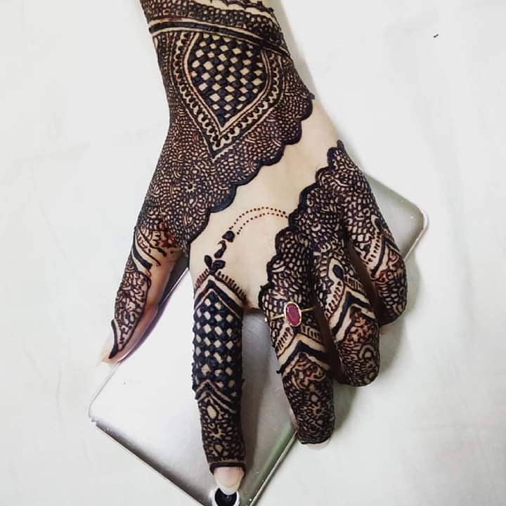 BRIDAL MEHNDI ARTIST ( MEHNDI SERVICE) 0