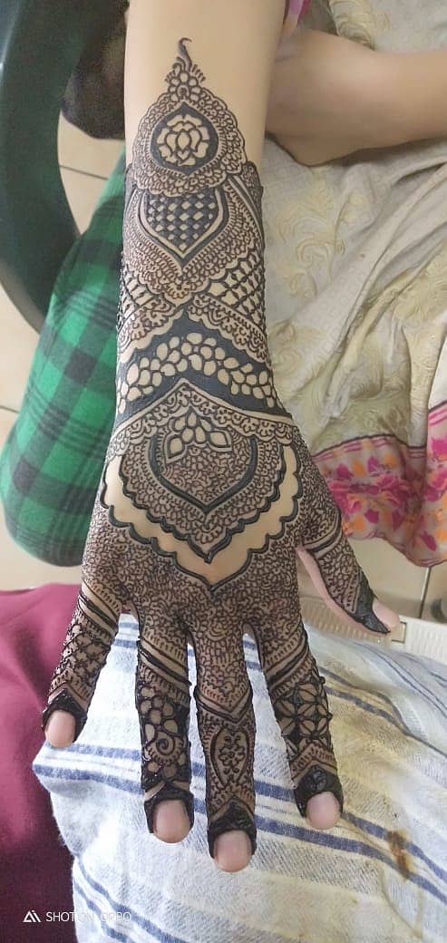 BRIDAL MEHNDI ARTIST ( MEHNDI SERVICE) 2