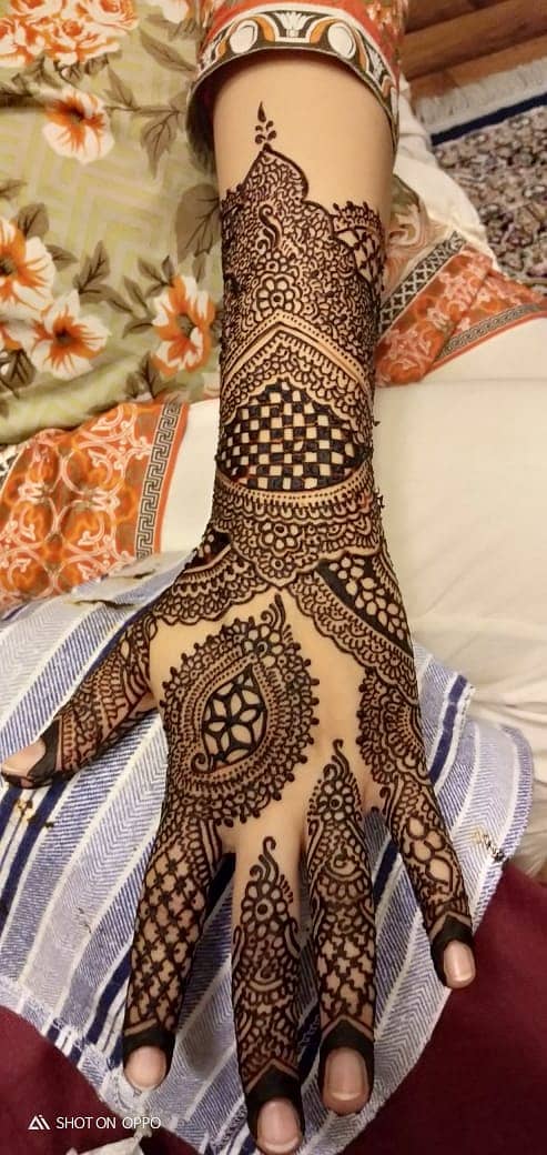 BRIDAL MEHNDI ARTIST ( MEHNDI SERVICE) 3