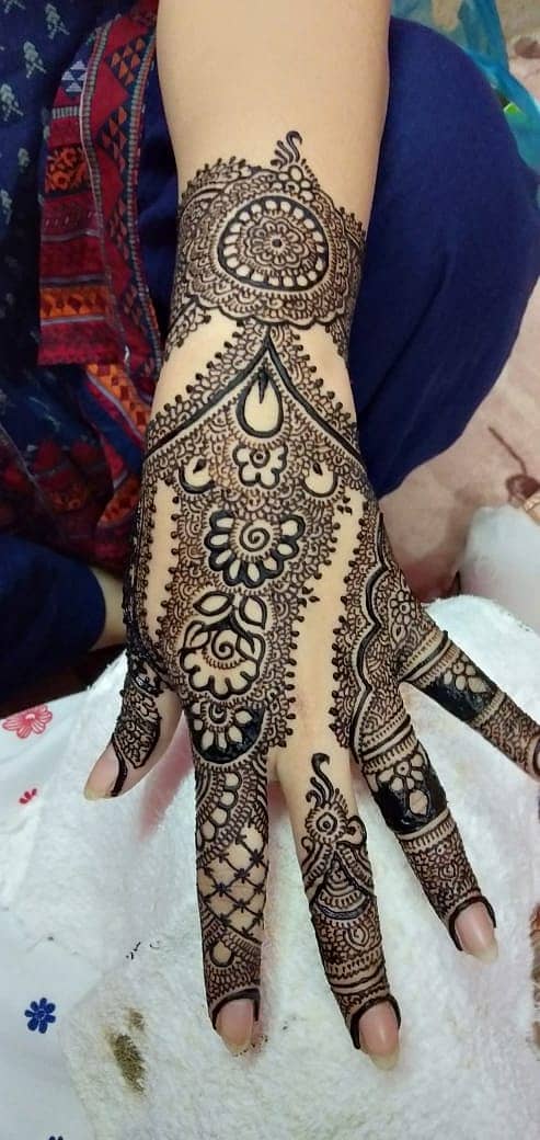 BRIDAL MEHNDI ARTIST ( MEHNDI SERVICE) 17