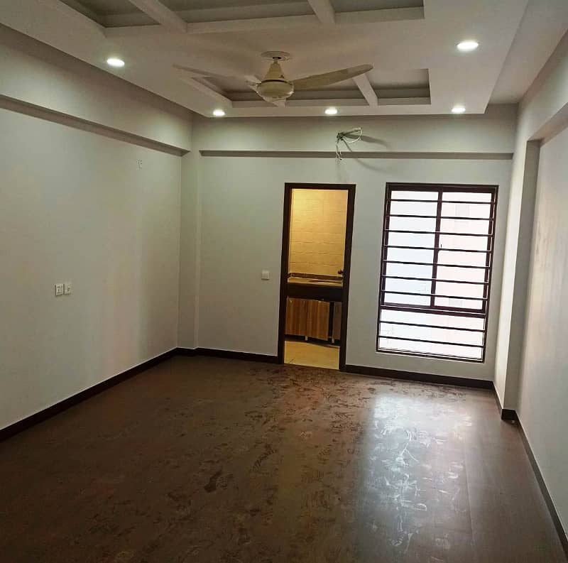 FOR RENT - 3 BEDDD BRAND NEW FLAT (WEST OPEN-CORNER) AVAILABLE IN METROPOLIS RESIDENCY, MAIN JINNAH AVENUE NEAR BLOCK-7 & BLOCK-8 GULISTAN E JAUHAR KARACHI 8