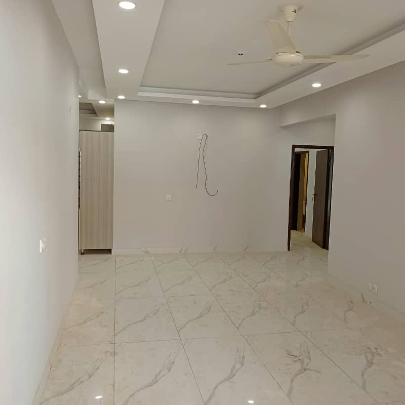 FOR RENT - 3 BEDDD BRAND NEW FLAT (WEST OPEN-CORNER) AVAILABLE IN METROPOLIS RESIDENCY, MAIN JINNAH AVENUE NEAR BLOCK-7 & BLOCK-8 GULISTAN E JAUHAR KARACHI 2