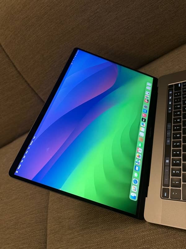 MacBook Pro 2019 - 16 inch 1