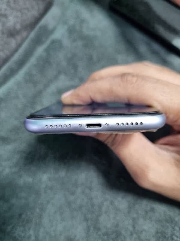 iPhone 11 factory unlock 128 GB 4