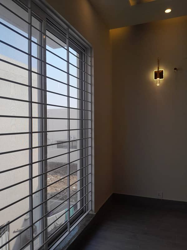 1 Kanal Brand- New Upper Portion with separate entrance for Rent in Phase 6, DHA Lahore 12