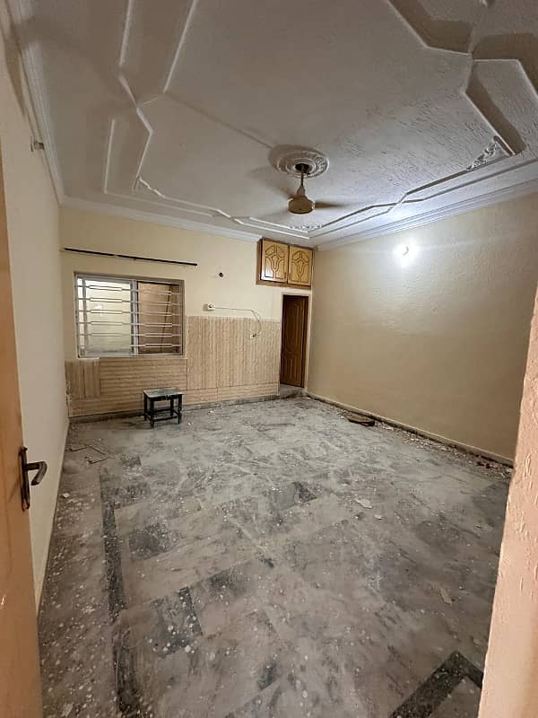 BRAND NEW FAMILY APPARTMENT FOR RENT LOCATION AYUB COLONY 3