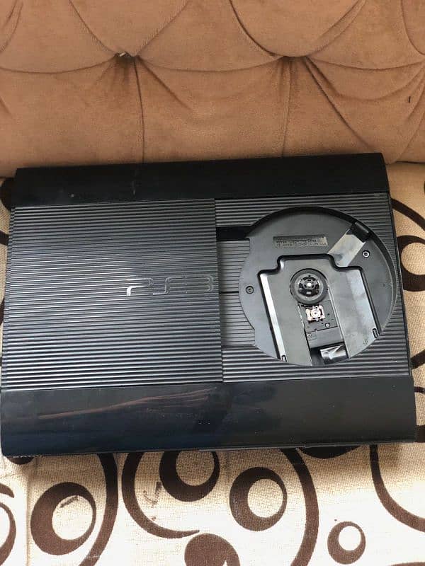 Ps3 super slim 500GB Jail break 5 to 6 games Installed hain 1