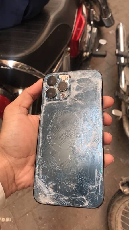 i phone 12 pro max panel or back glass nahi 0