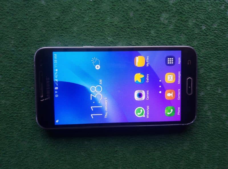 samsung galaxy j3  6 good condition with complite box and charger 1