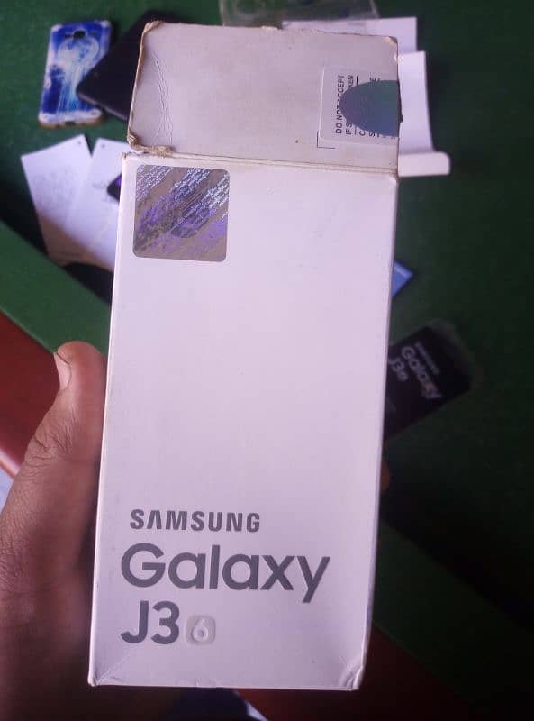 samsung galaxy j3  6 good condition with complite box and charger 9