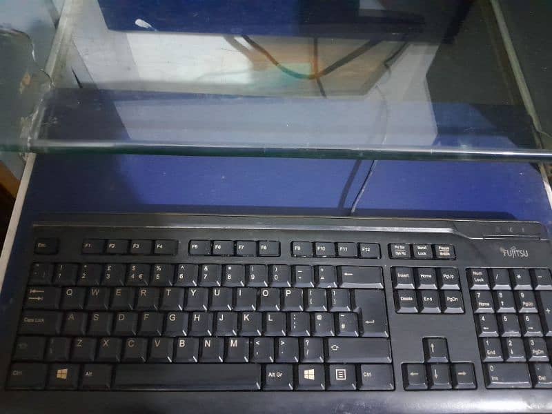 Core i5 3rd  Gen PC, LCD monitor, Accessories 5