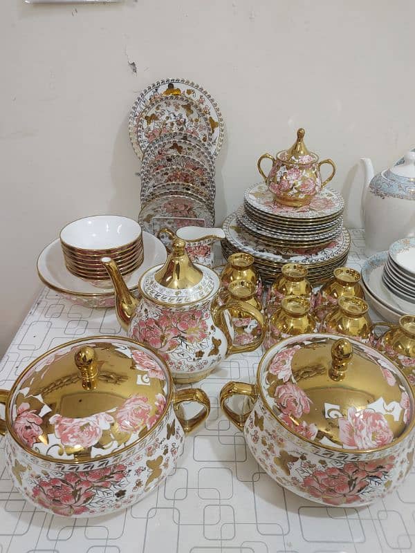 Fine bone china 8 service total 61 piece 0