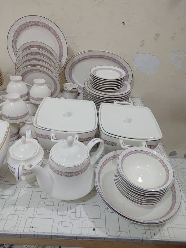 Fine bone china 8 service total 61 piece 1