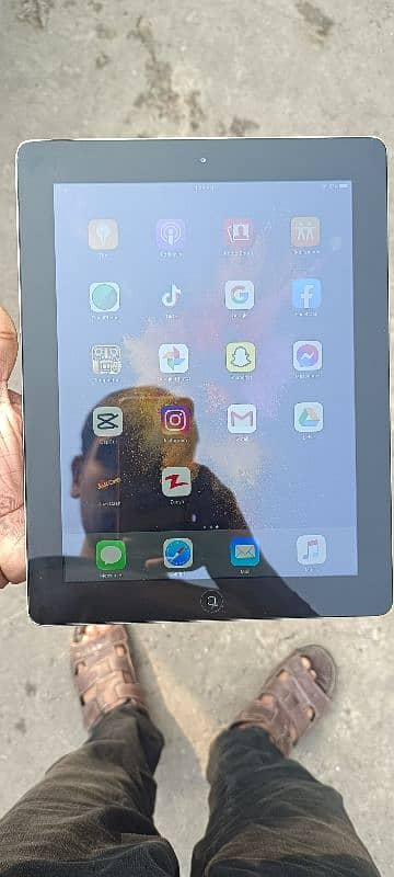 ipad4 11560mah all ok all original good timing urgent sale 3