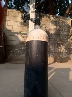 Oxygen cylinder with regulator for sale