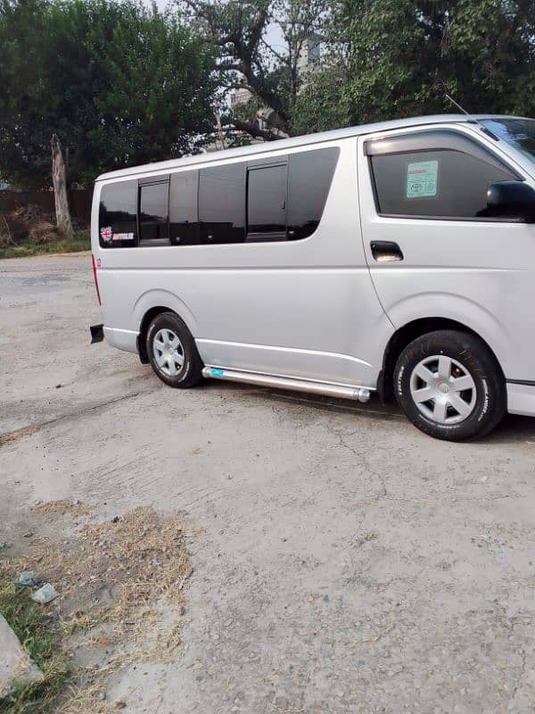 Toyota hiace 4