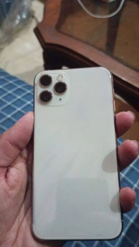 iphone 11 pro ,number  03142082890 1