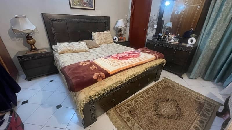 Bed set with side tables | dressing table 4