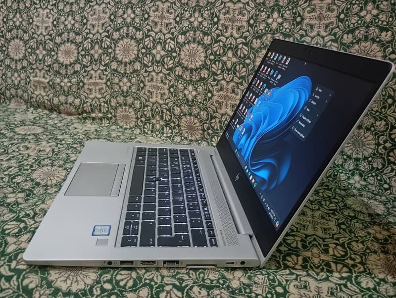 i7 8th Generation, 830 G5- 8 Gb RAM- 256 SSD ROM 8