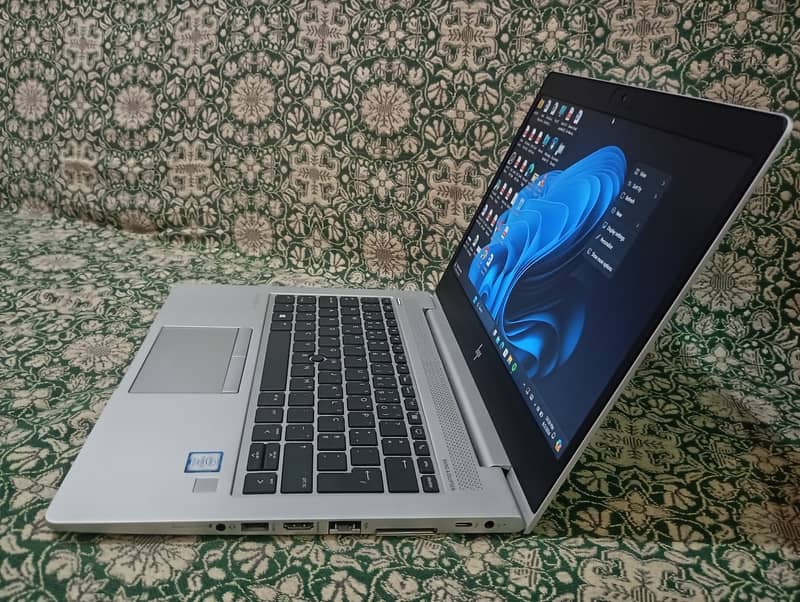 i7 8th Generation, 830 G5- 8 Gb RAM- 256 SSD ROM 16